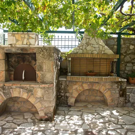 Alexander Is An Autonomous, Stone-built, With Fabulous Views Kambos (Messinia)